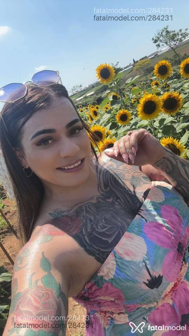 Acompanhante mulher com cabelo castanho de olhos castanhos - Jessy Caroline