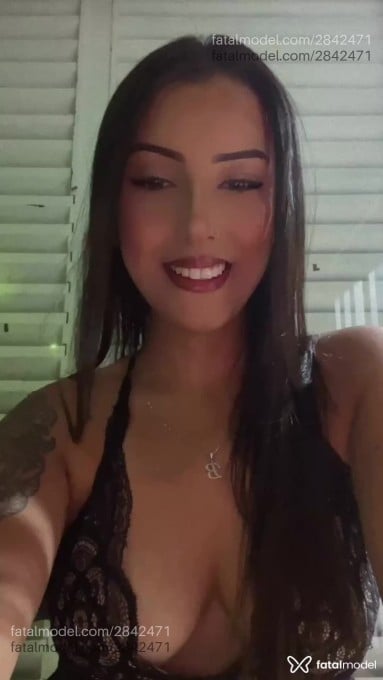 Acompanhante mulher com cabelo castanho de olhos castanhos em Guarujá - Julia Foster
