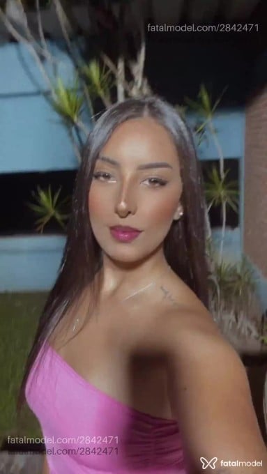 Acompanhante mulher com cabelo castanho de olhos castanhos em Guarujá - Julia Foster