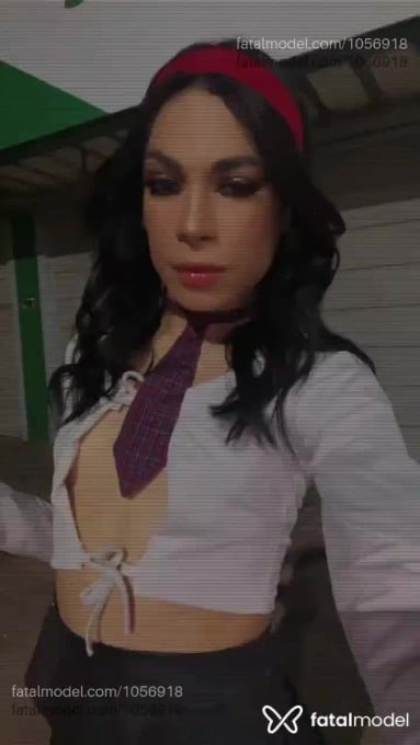 Acompanhante mulher trans com cabelo castanho de olhos castanhos em Luís Eduardo Magalhães - Lívia