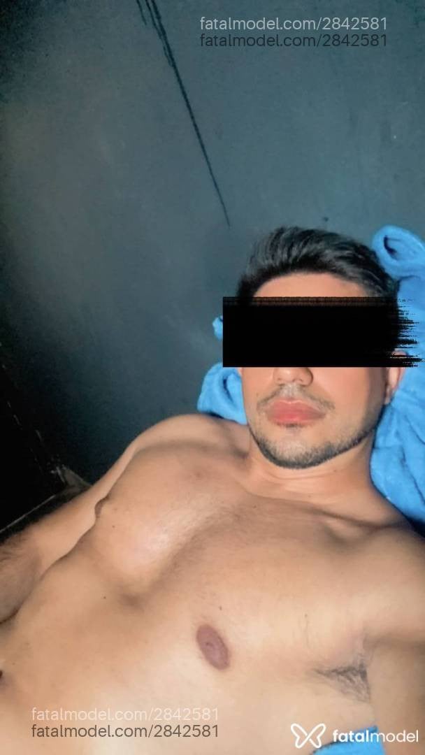 Acompanhante homem morena (o) de olhos pretos - Wesley