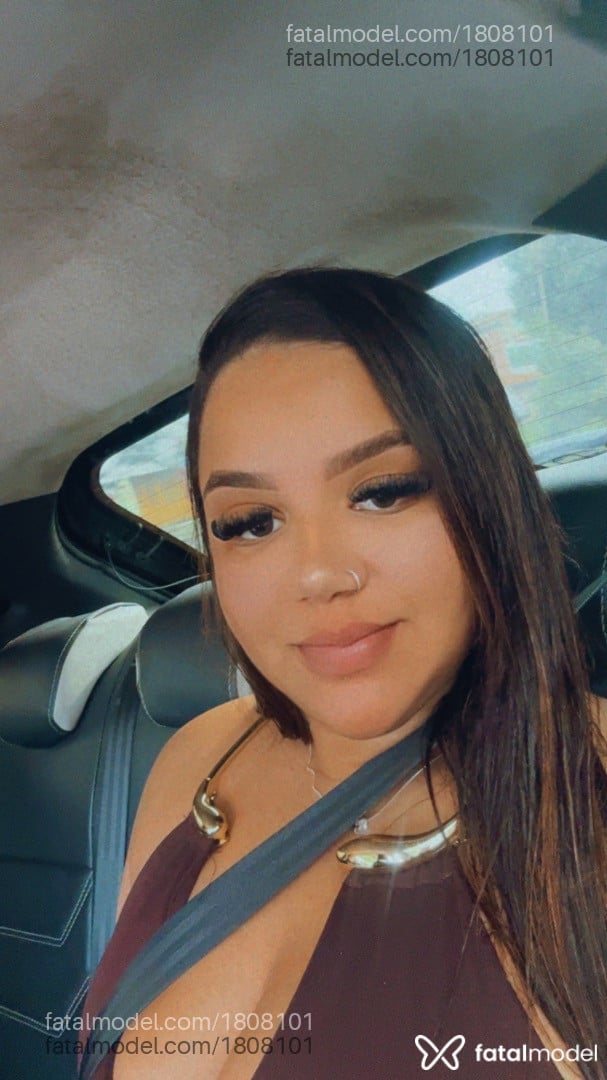 Acompanhante mulher com cabelo castanho de olhos castanhos em Brasília - Rebeca