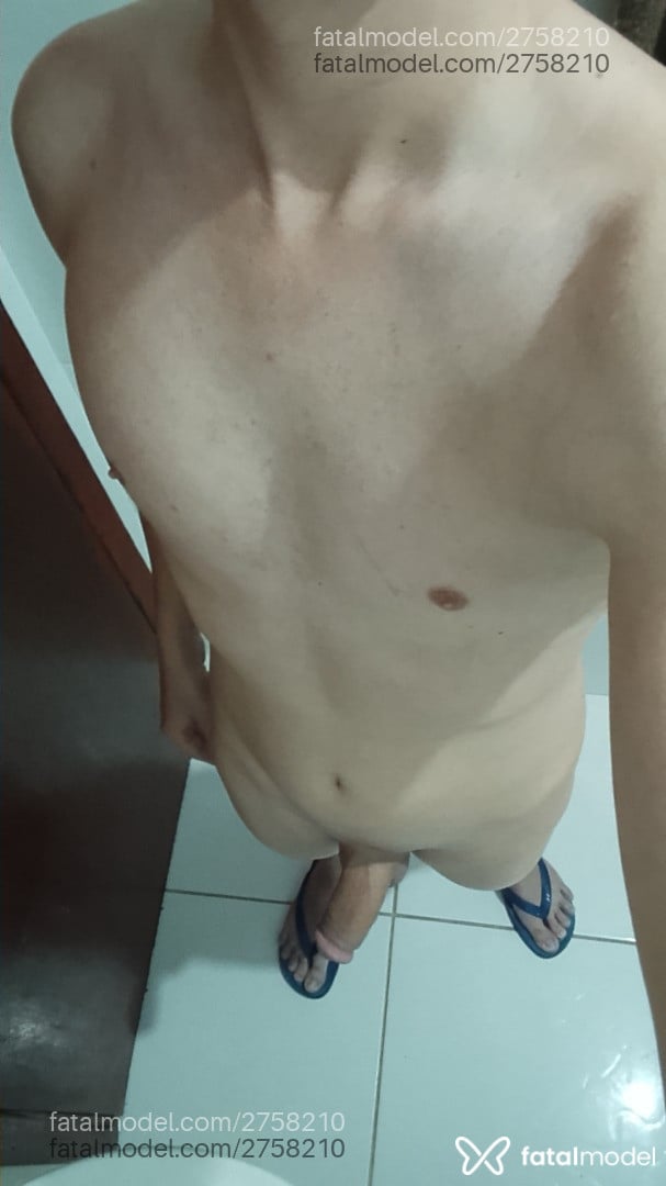 Acompanhante homem com cabelo castanho de olhos castanhos em São Paulo Acompanhante homem com cabelo castanho de olhos castanhos em São Paulo - Carlos