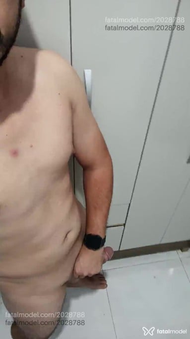 Acompanhante homem com cabelo castanho de olhos castanhos em Araguaína - Breno