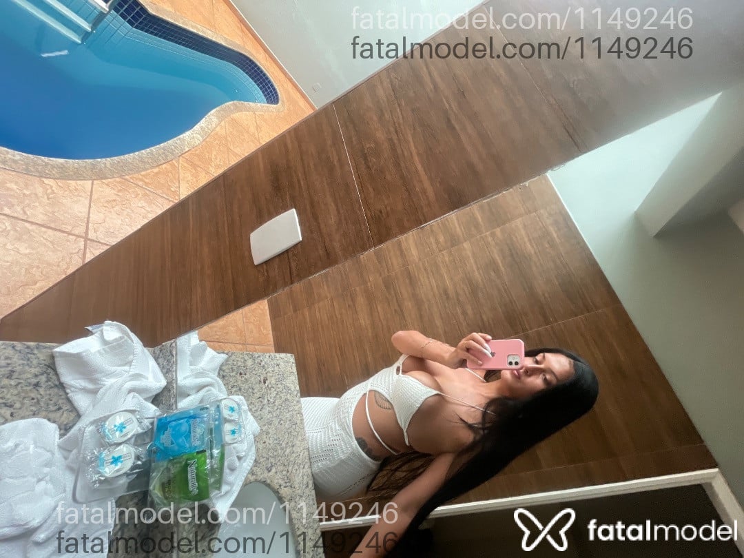 Acompanhante mulher trans loira (o) de olhos mel em Apucarana - Nicky
