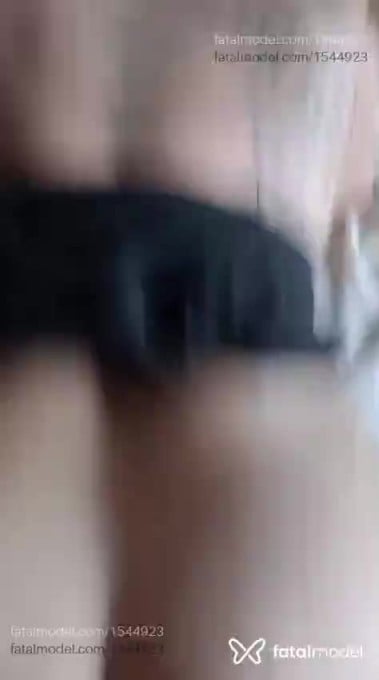 Acompanhante mulher com cabelo grisalho de olhos castanhos em Guaratinguetá Acompanhante mulher com cabelo grisalho de olhos castanhos em Guaratinguetá - Karol Mendes
