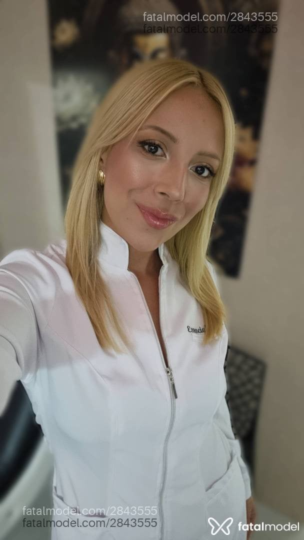 Acompanhante mulher loira (o) de olhos castanhos em Barueri Acompanhante mulher loira (o) de olhos castanhos em Barueri - Larissa