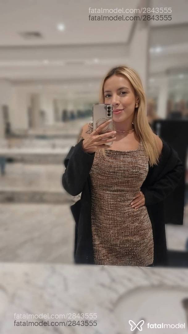 Acompanhante mulher loira (o) de olhos castanhos em Barueri Acompanhante mulher loira (o) de olhos castanhos em Barueri - Larissa