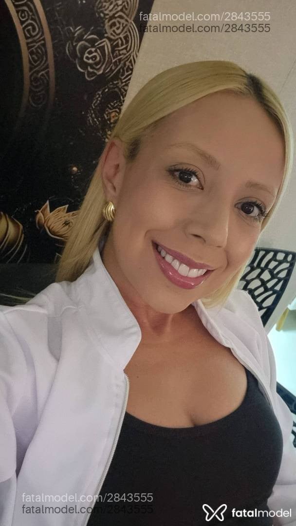 Acompanhante mulher loira (o) de olhos castanhos em Barueri Acompanhante mulher loira (o) de olhos castanhos em Barueri - Larissa