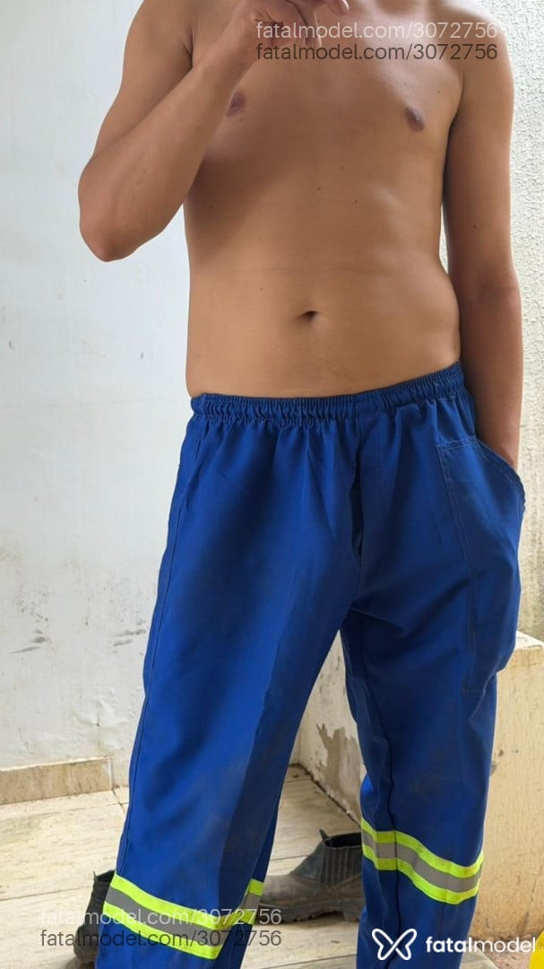 Acompanhante homem com cabelo castanho de olhos castanhos - Jhony
