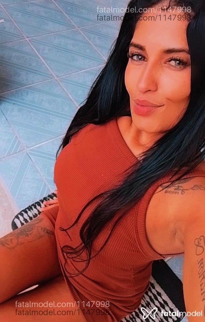 Acompanhante mulher morena (o) de olhos pretos em Serra Acompanhante mulher morena (o) de olhos pretos em Serra - Natacha