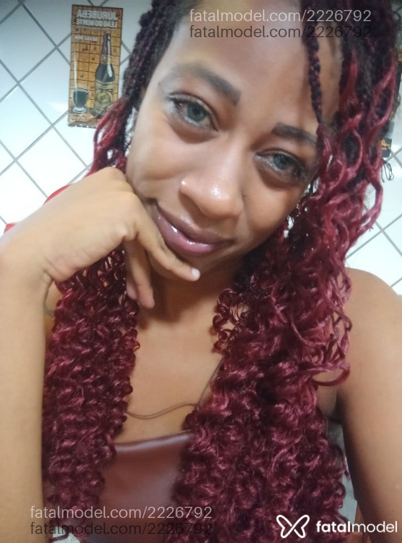 Acompanhante mulher ruiva (o) de olhos verdes em Belo Horizonte - Fernanda