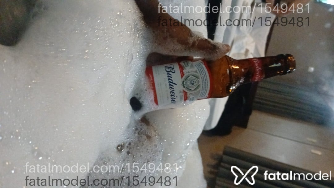Acompanhante mulher com cabelo colorido de olhos pretos em Petrópolis - Nicolee