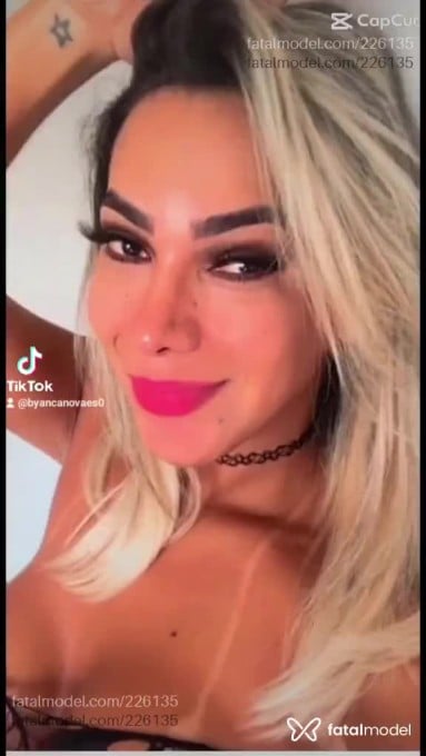 Acompanhante travesti com cabelo castanho de olhos castanhos em Maceió - Byanca novaes
