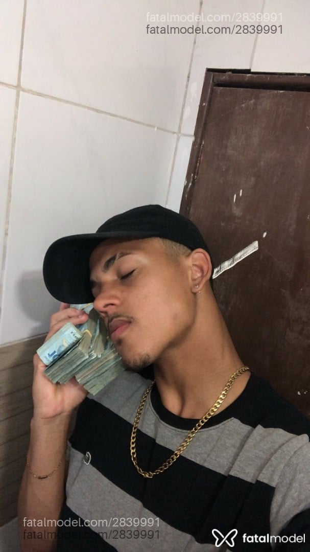 Acompanhante homem com cabelo castanho de olhos pretos em Governador Valadares - Tah Silva