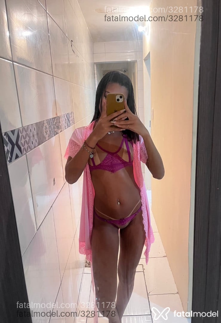 Acompanhante mulher com cabelo castanho de olhos castanhos em Duque de Caxias - Scarllett