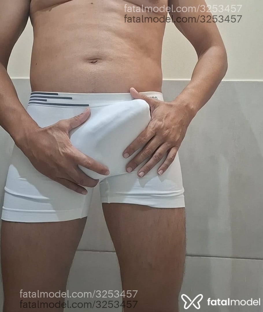 Acompanhante homem morena (o) de olhos castanhos - Henrique