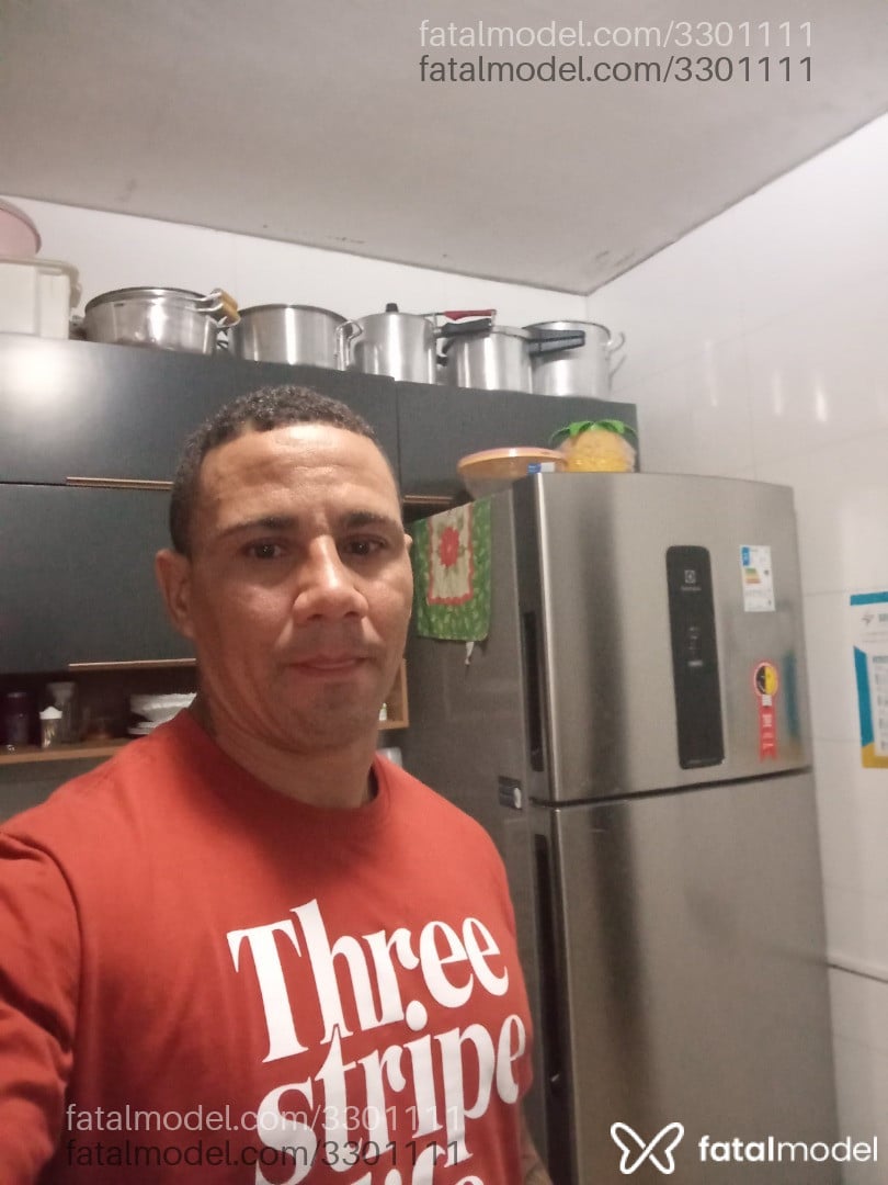 Acompanhante homem com cabelo castanho de olhos castanhos em Campinas - Danilo