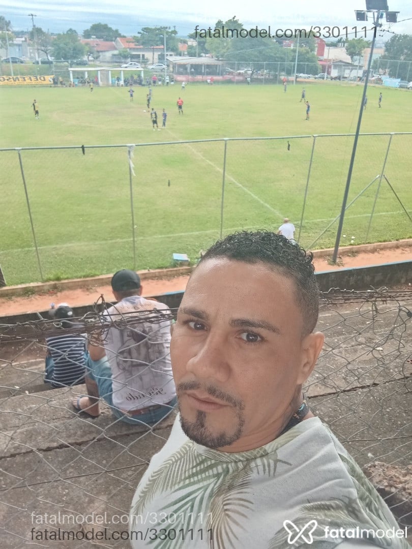 Acompanhante homem com cabelo castanho de olhos castanhos em Campinas - Danilo