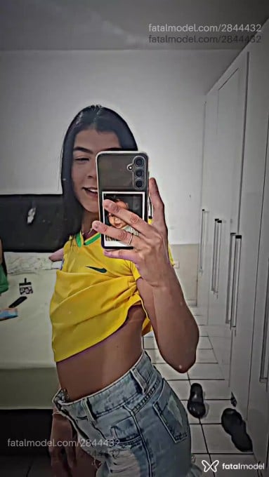 Acompanhante mulher morena (o) de olhos castanhos - Megan Maria