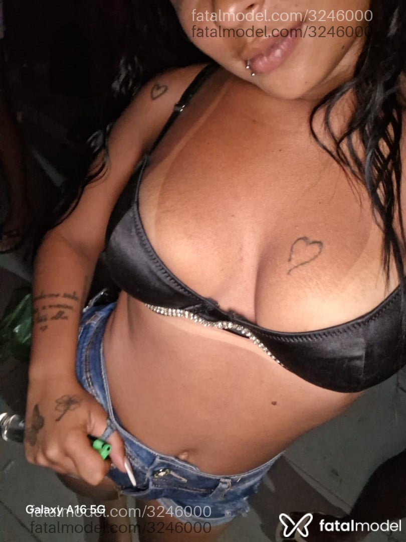 Acompanhante mulher morena (o) de olhos pretos em Rio de Janeiro - Branca