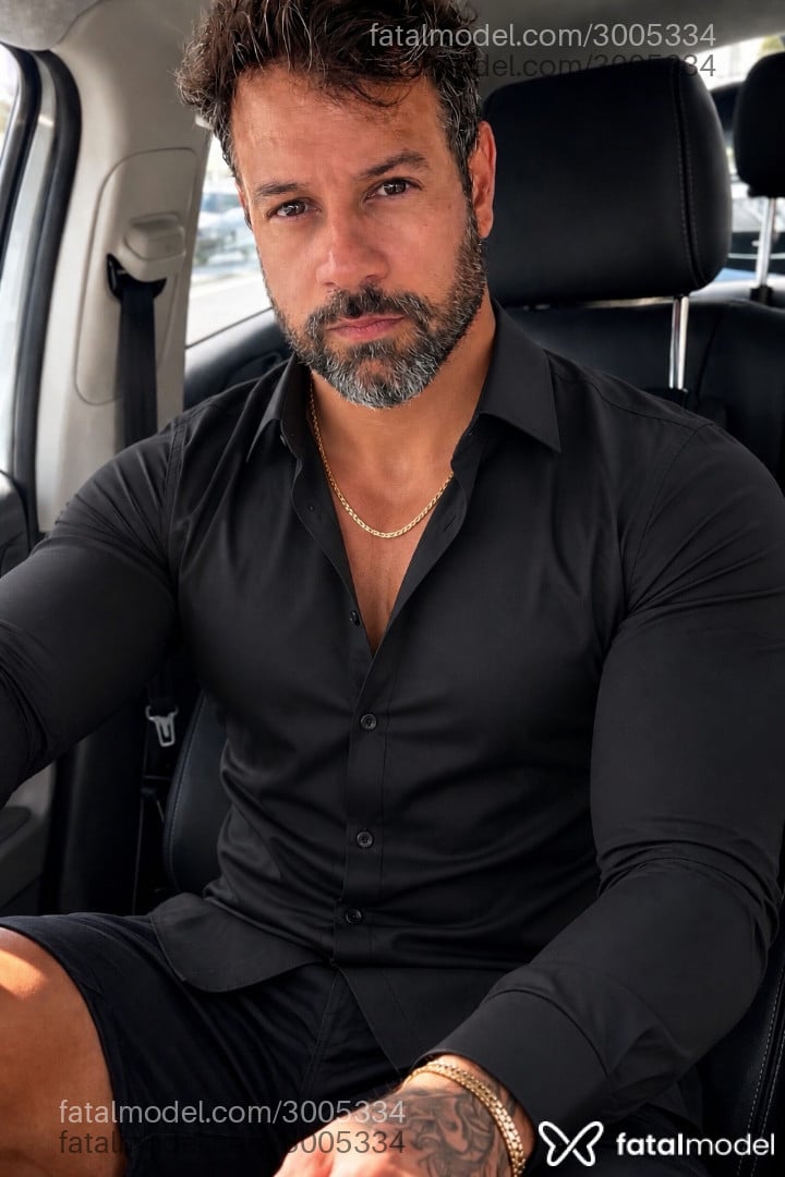 Acompanhante homem com cabelo castanho de olhos castanhos em Rio de Janeiro - Thiago Kaled