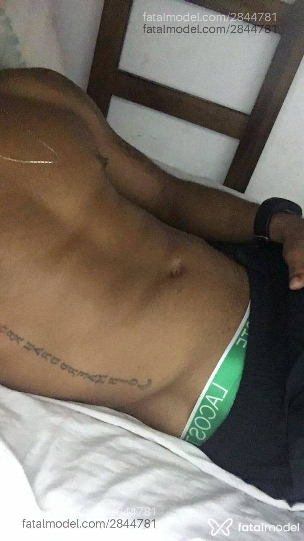 Acompanhante homem morena (o) de olhos castanhos em Salvador Acompanhante homem morena (o) de olhos castanhos em Salvador - Vitox
