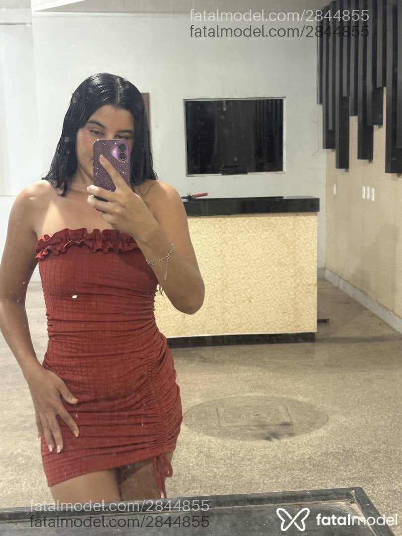 Acompanhante mulher morena (o) de olhos pretos - Isabella