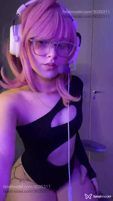 Acompanhante mulher loira (o) de olhos verdes em Virtual - Stormie