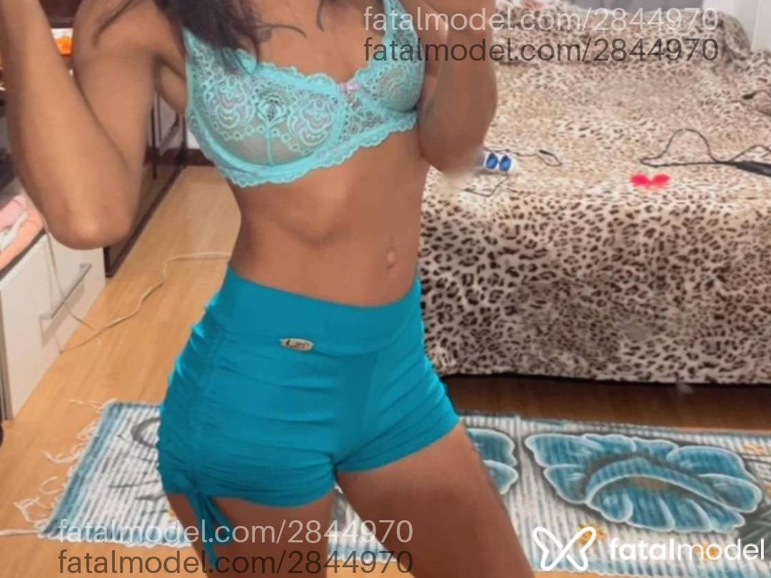 Acompanhante mulher com cabelo castanho de olhos mel em Criciúma - Mary