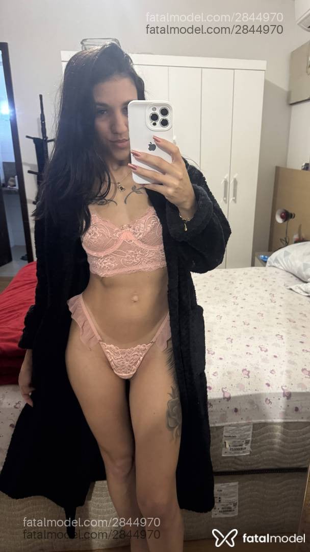 Acompanhante mulher com cabelo castanho de olhos mel - Mary