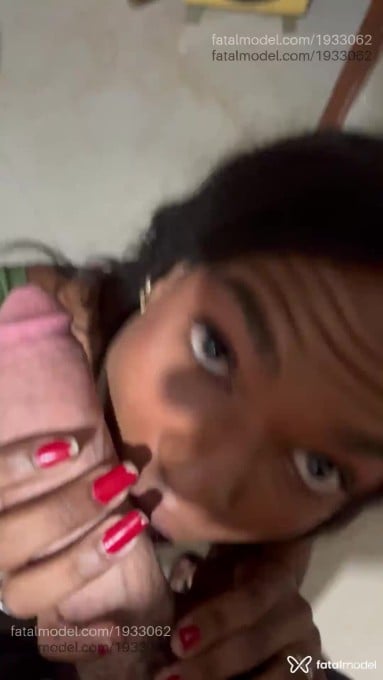 Acompanhante mulher trans morena (o) de olhos castanhos em Maringá Acompanhante mulher trans morena (o) de olhos castanhos em Maringá - Michelle