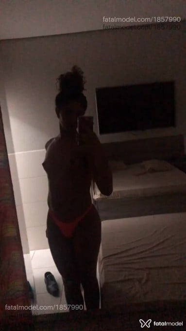 Acompanhante mulher trans morena (o) de olhos castanhos em São Paulo - Jhenny