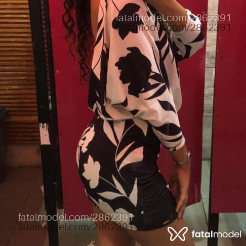 Acompanhante mulher morena (o) de olhos castanhos em São Paulo Acompanhante mulher morena (o) de olhos castanhos em São Paulo - Helena Mello