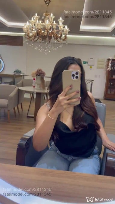 Acompanhante mulher com cabelo castanho de olhos pretos em São Paulo - Ana Suesz