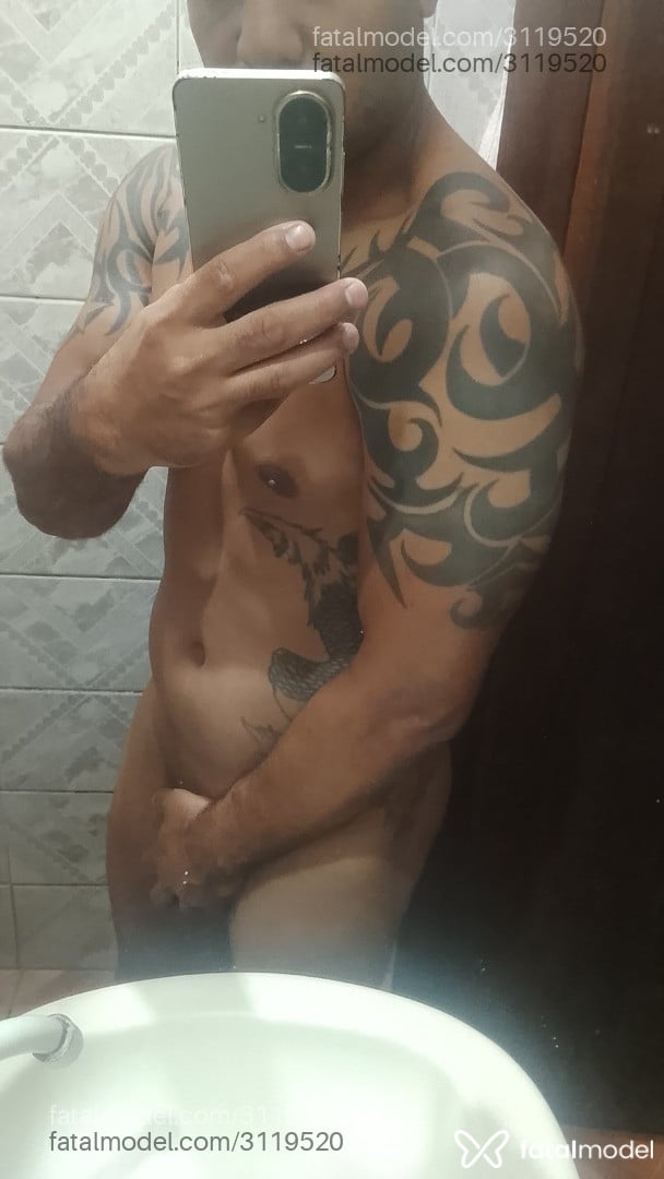 Acompanhante homem com cabelo castanho de olhos pretos em Belo Horizonte - Zeus Santos