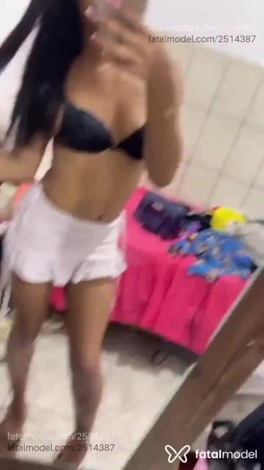 Acompanhante mulher trans morena (o) de olhos pretos em Uberlândia - Yzamoranguinho