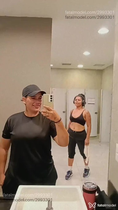 Acompanhante mulher com cabelo castanho de olhos mel em Belém - Athena Afrodite