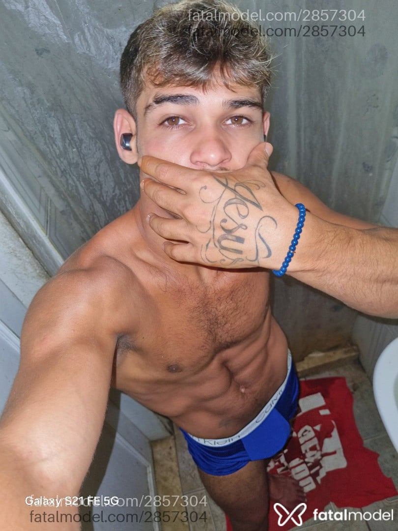 Acompanhante homem morena (o) de olhos castanhos em Cabo Frio - Jonas