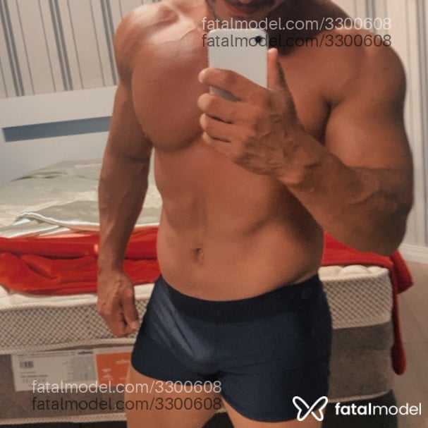Acompanhante homem morena (o) de olhos castanhos em Sombrio Acompanhante homem morena (o) de olhos castanhos em Sombrio - Tiago Souza