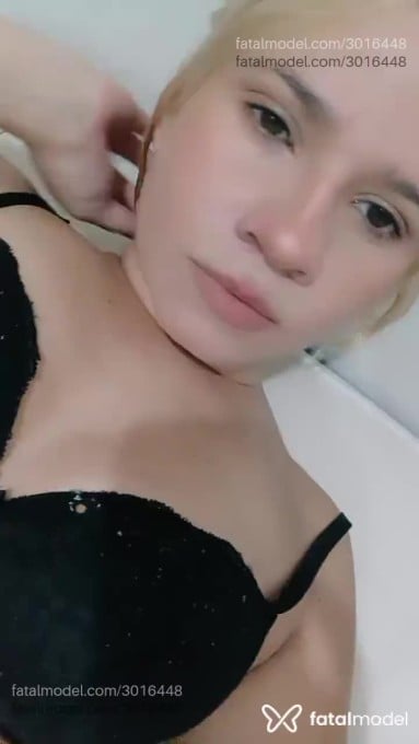 Acompanhante mulher loira (o) de olhos castanhos em Virtual - Catarina Velmont