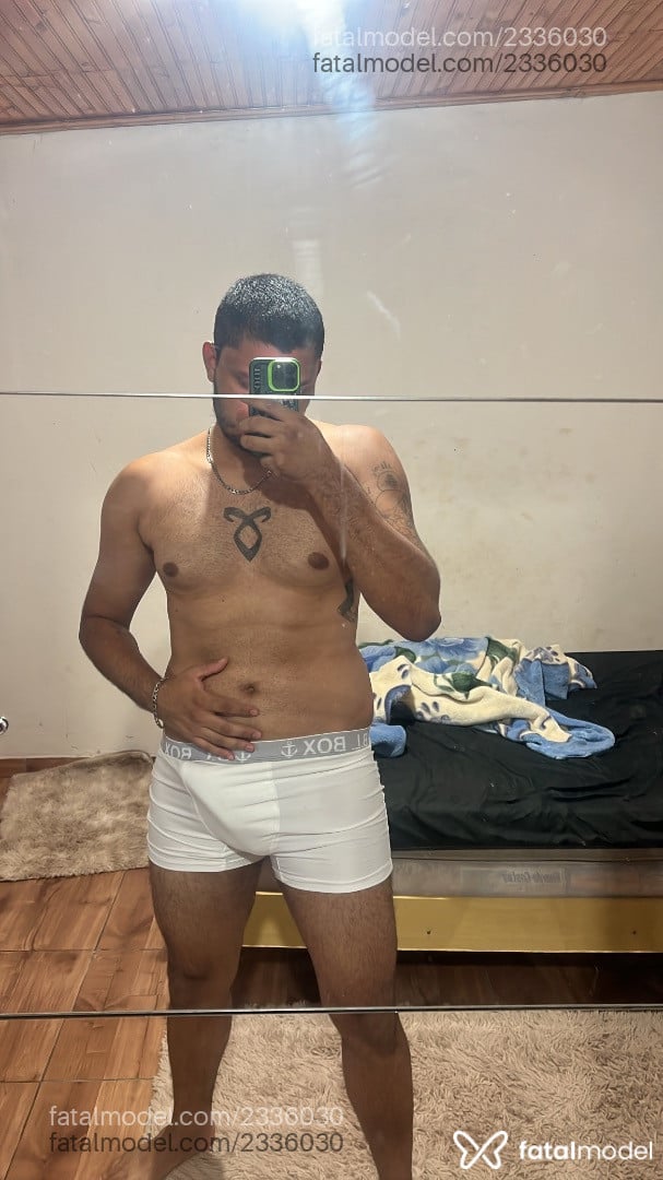 Acompanhante homem morena (o) de olhos castanhos - Jonhm