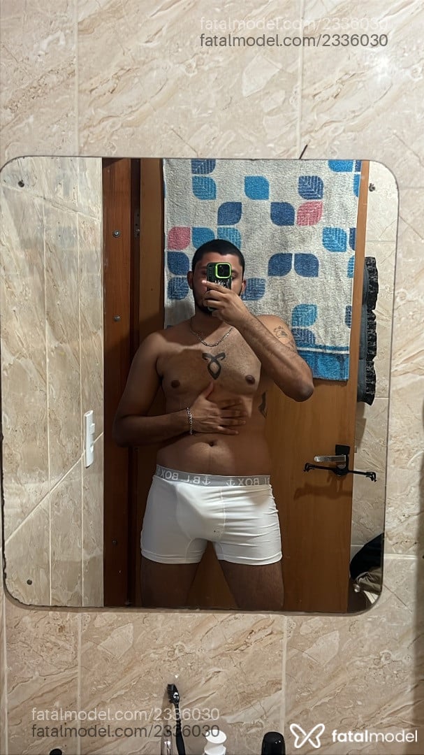 Acompanhante homem morena (o) de olhos castanhos - Jonhm