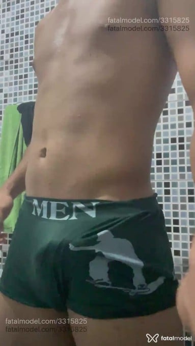 Acompanhante homem morena (o) de olhos castanhos - Smoreno Acompanhante homem morena (o) de olhos castanhos - Smoreno