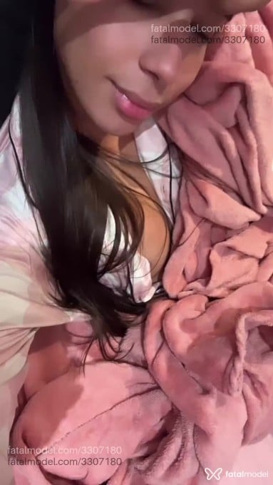 Acompanhante mulher trans com cabelo castanho de olhos castanhos em Virtual - Valentina Cruz