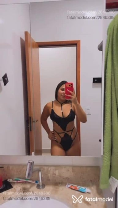 Acompanhante mulher com cabelo castanho de olhos mel em Patrocínio - Bruna Gomes
