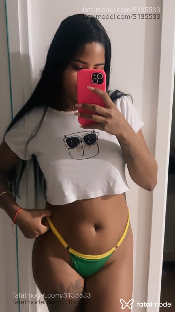 Acompanhante mulher com cabelo castanho de olhos castanhos em São Paulo Acompanhante mulher com cabelo castanho de olhos castanhos em São Paulo - Hadassah Oliver