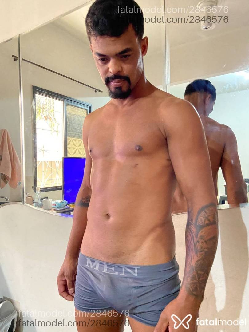 Acompanhante homem morena (o) de olhos pretos - Pretinho Jambo
