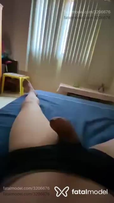 Acompanhante homem com cabelo grisalho de olhos castanhos em Ponte Nova - Thmineiro