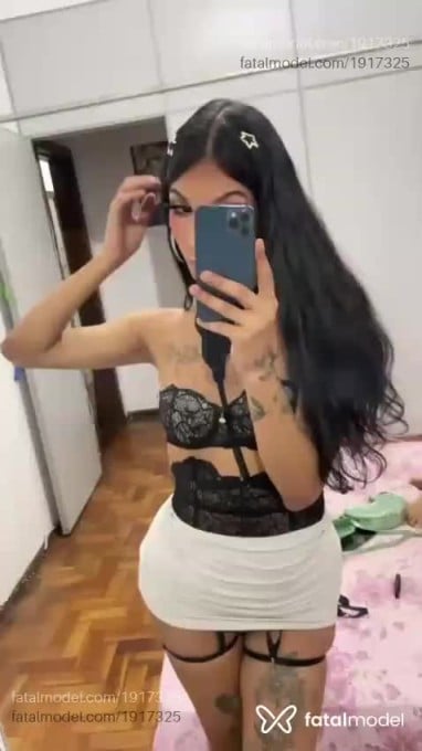 Acompanhante mulher trans com cabelo castanho de olhos castanhos em Belo Horizonte - ímola